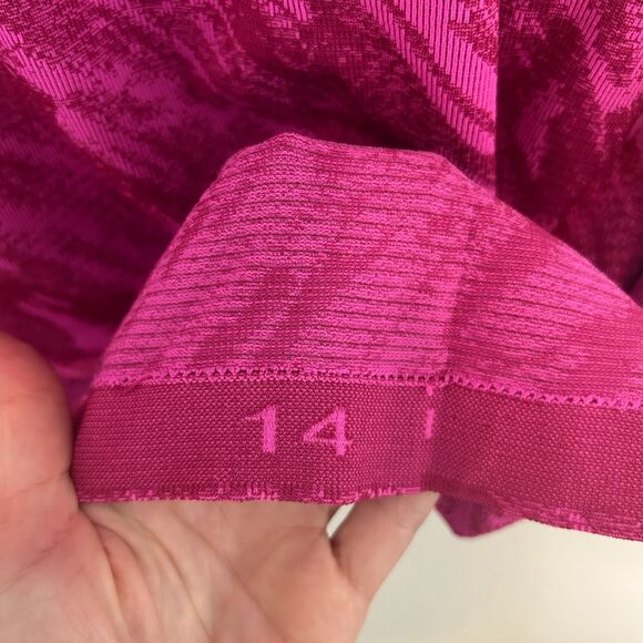 Lululemon Swiftly Tech Short Sleeve Shirt 2.0 Sz 14 - Picture 6 of 6